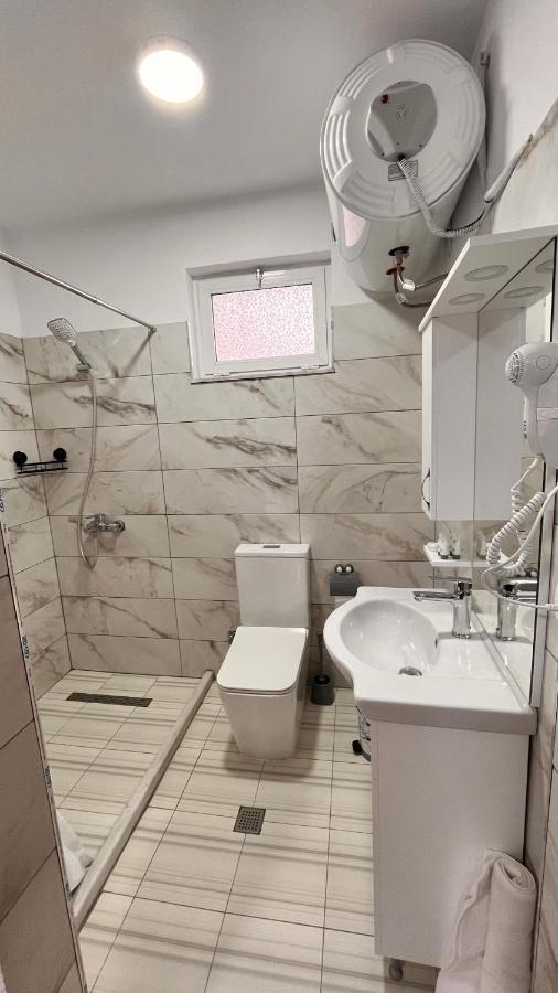Driteza Hotel Korce Exterior photo